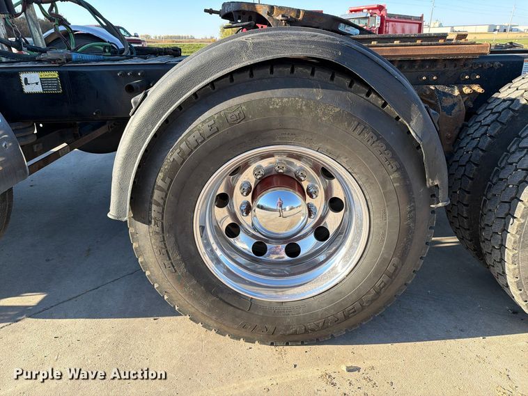 image for item EA0593 2018 Mack Anthem semi truck
