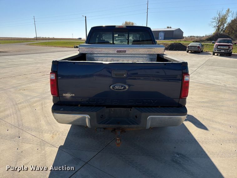 image for item EA0595 2008 Ford F250 Super Duty Crew Cab pickup truck