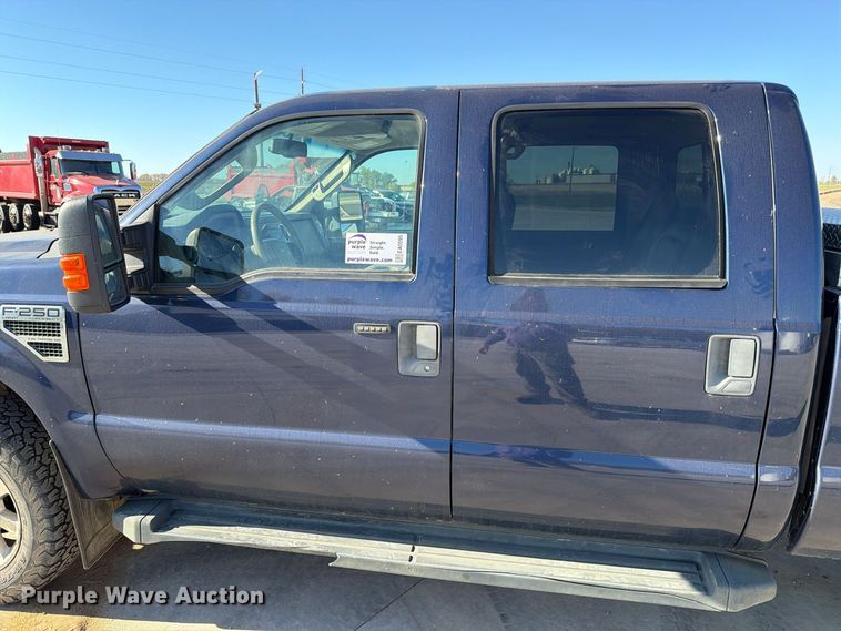 image for item EA0595 2008 Ford F250 Super Duty Crew Cab pickup truck