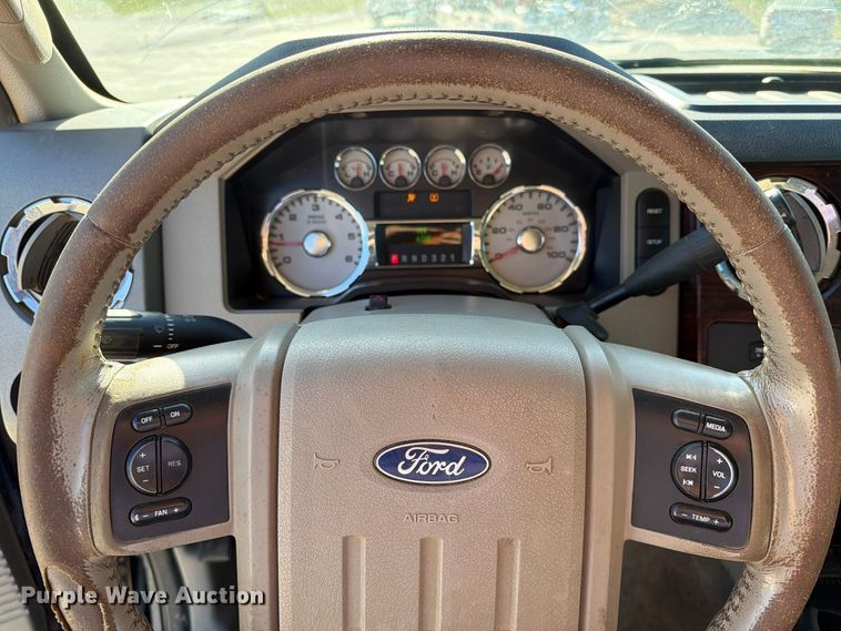 image for item EA0595 2008 Ford F250 Super Duty Crew Cab pickup truck