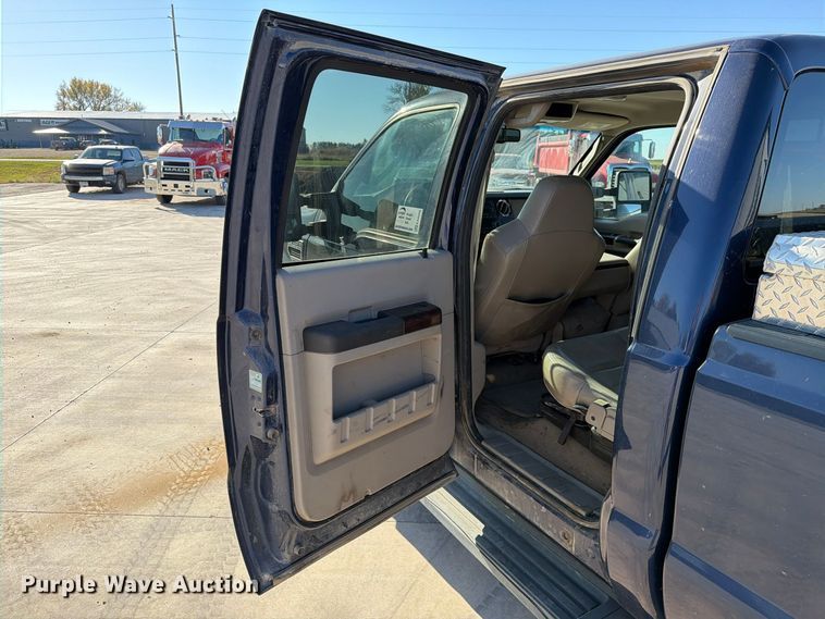 image for item EA0595 2008 Ford F250 Super Duty Crew Cab pickup truck