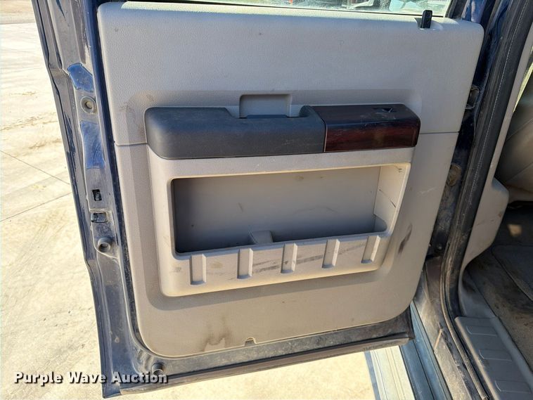 image for item EA0595 2008 Ford F250 Super Duty Crew Cab pickup truck