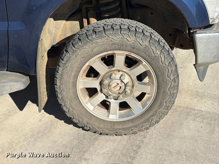 image for item EA0595 2008 Ford F250 Super Duty Crew Cab pickup truck