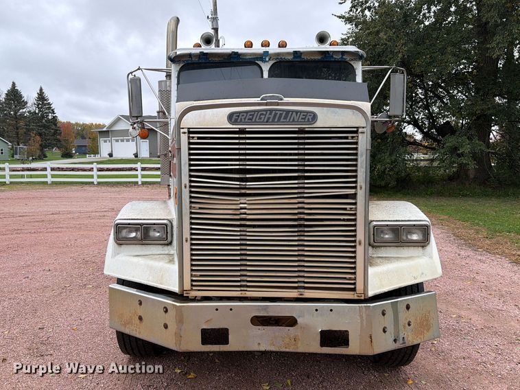 image for item EA0600 1987 Freightliner Conventional fuel / lube truck