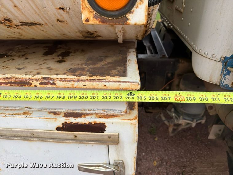 image for item EA0600 1987 Freightliner Conventional fuel / lube truck