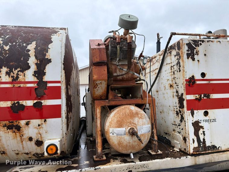 image for item EA0600 1987 Freightliner Conventional fuel / lube truck
