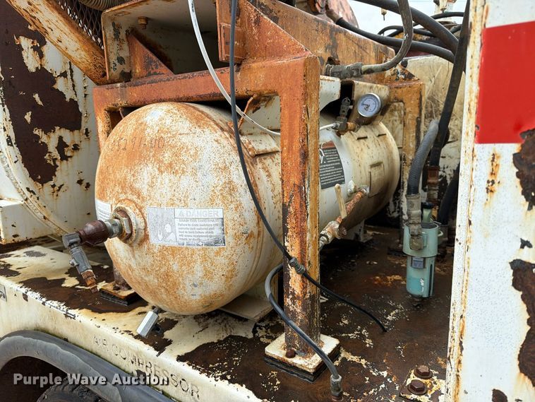 image for item EA0600 1987 Freightliner Conventional fuel / lube truck