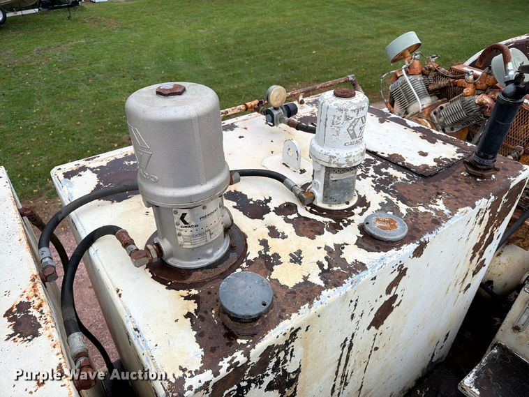 image for item EA0600 1987 Freightliner Conventional fuel / lube truck