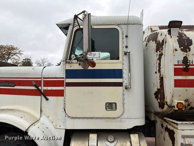 image for item EA0600 1987 Freightliner Conventional fuel / lube truck