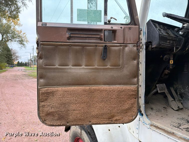 image for item EA0600 1987 Freightliner Conventional fuel / lube truck
