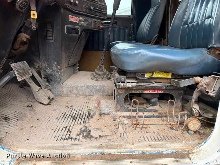 image for item EA0600 1987 Freightliner Conventional fuel / lube truck
