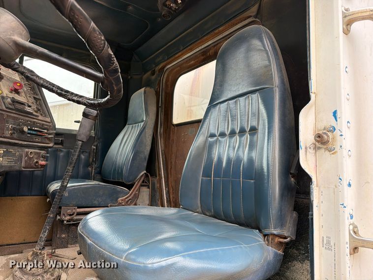 image for item EA0600 1987 Freightliner Conventional fuel / lube truck