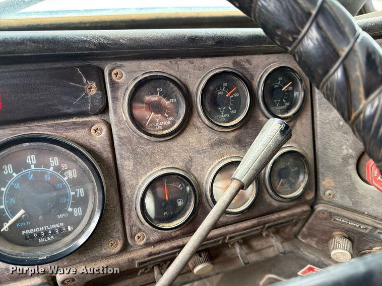 image for item EA0600 1987 Freightliner Conventional fuel / lube truck