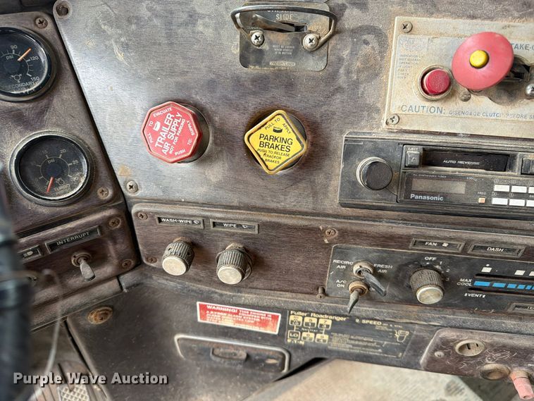 image for item EA0600 1987 Freightliner Conventional fuel / lube truck
