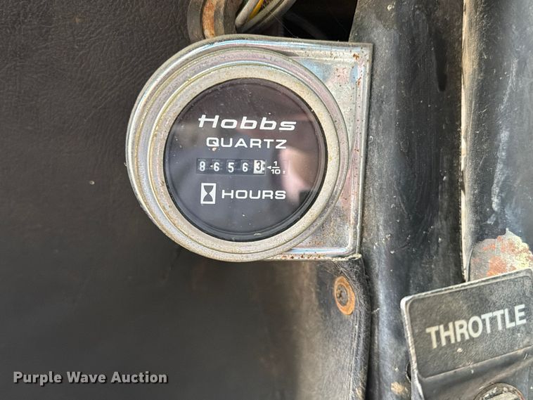 image for item EA0600 1987 Freightliner Conventional fuel / lube truck