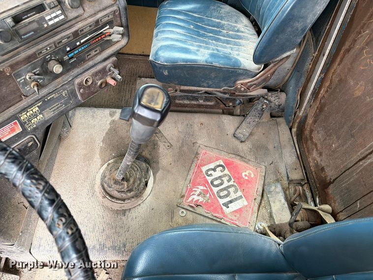image for item EA0600 1987 Freightliner Conventional fuel / lube truck