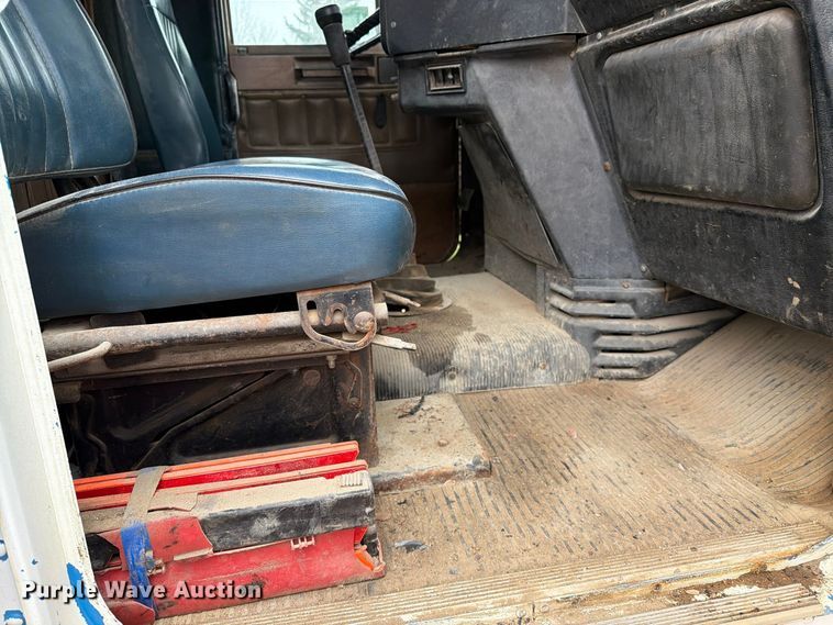 image for item EA0600 1987 Freightliner Conventional fuel / lube truck