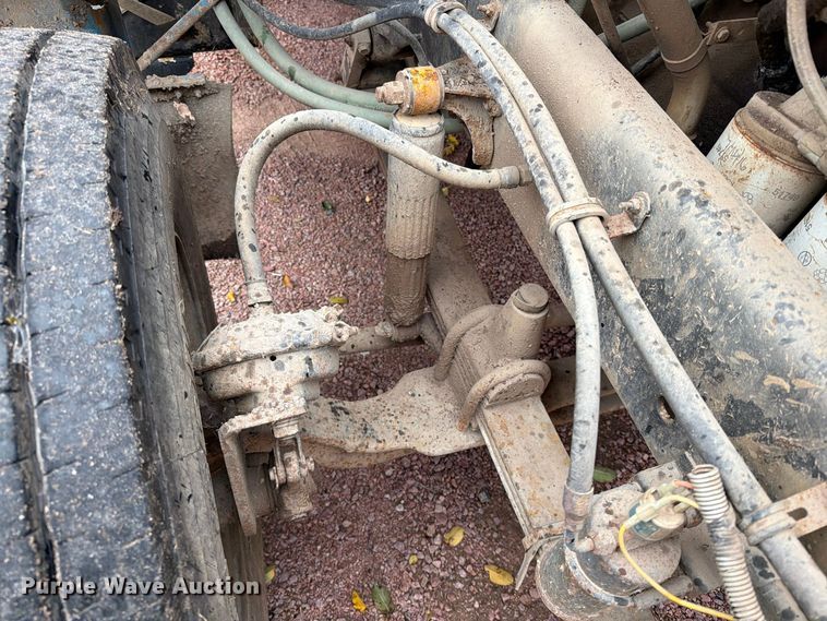 image for item EA0600 1987 Freightliner Conventional fuel / lube truck