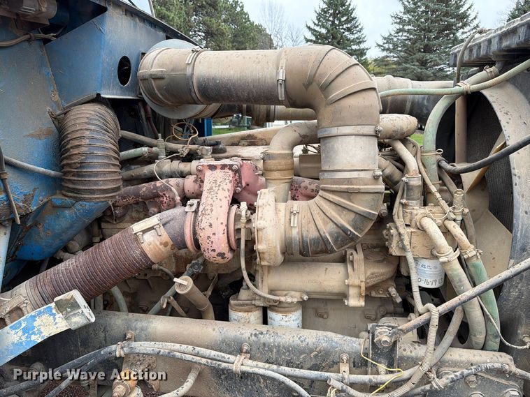 image for item EA0600 1987 Freightliner Conventional fuel / lube truck