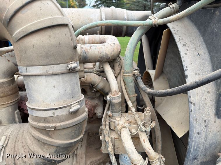 image for item EA0600 1987 Freightliner Conventional fuel / lube truck