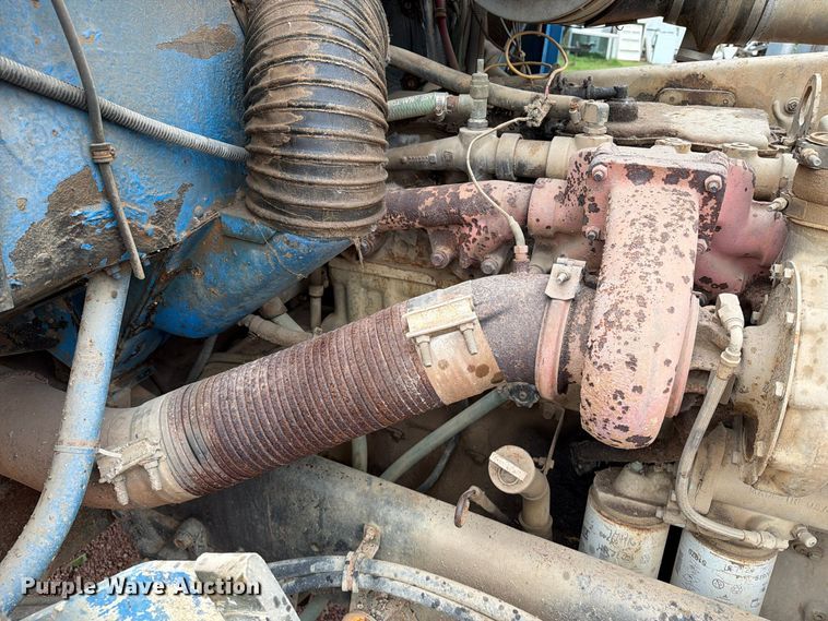 image for item EA0600 1987 Freightliner Conventional fuel / lube truck