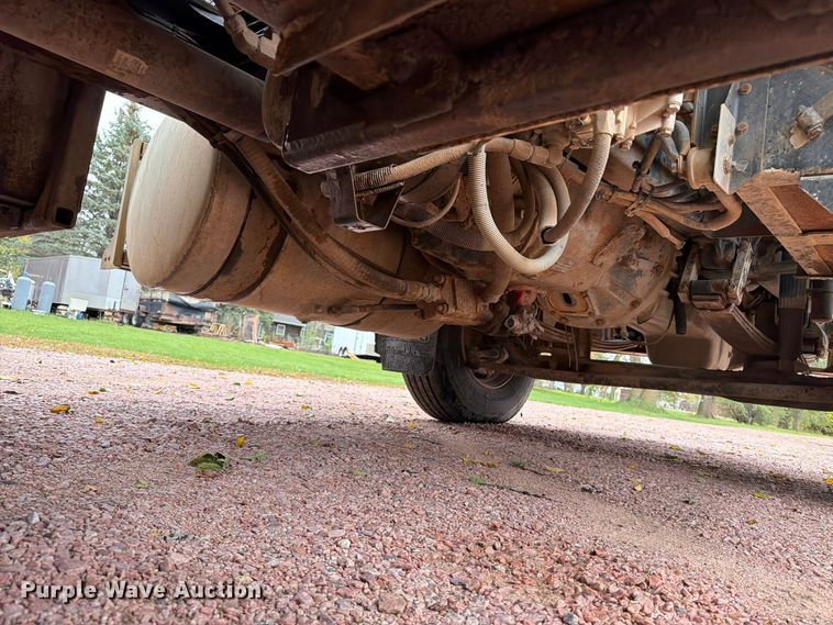 image for item EA0600 1987 Freightliner Conventional fuel / lube truck