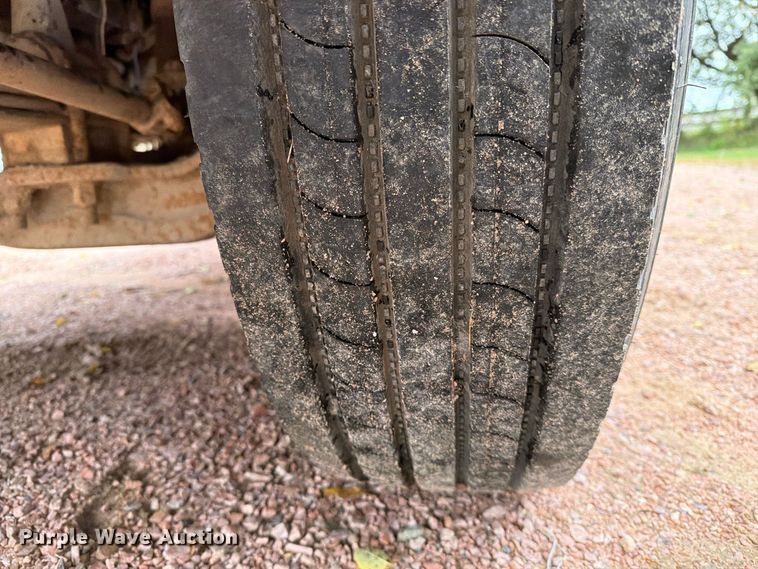 image for item EA0600 1987 Freightliner Conventional fuel / lube truck