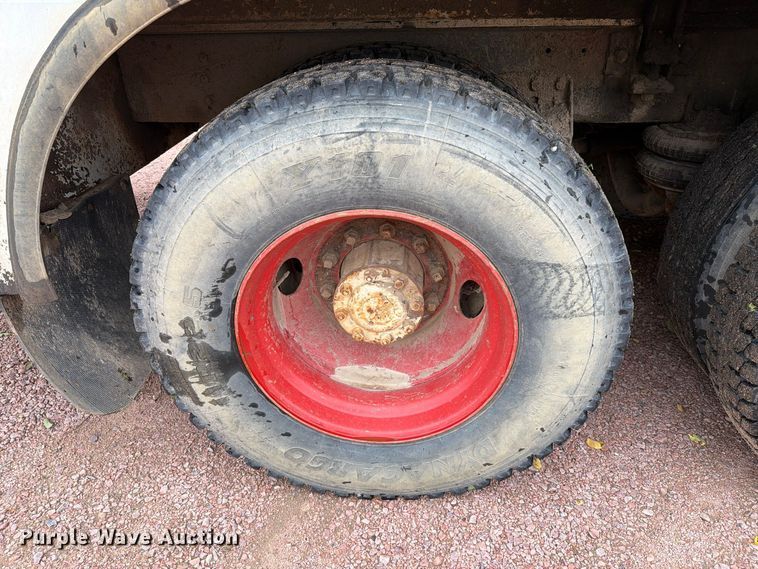 image for item EA0600 1987 Freightliner Conventional fuel / lube truck