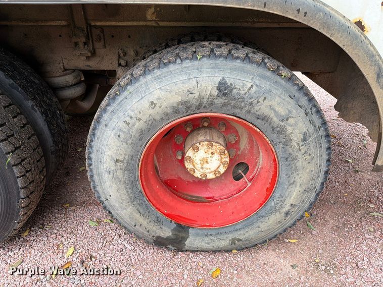 image for item EA0600 1987 Freightliner Conventional fuel / lube truck