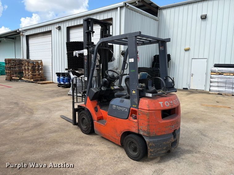 image for item EA7328 2003 Toyota 7FGU18 Forklift