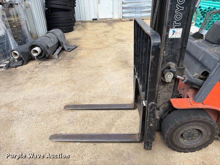 image for item EA7328 2003 Toyota 7FGU18 Forklift