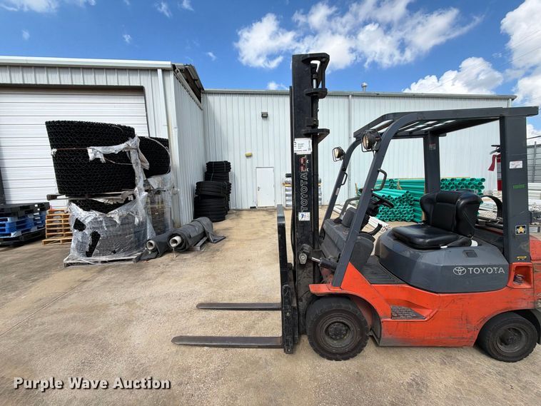 image for item EA7328 2003 Toyota 7FGU18 Forklift