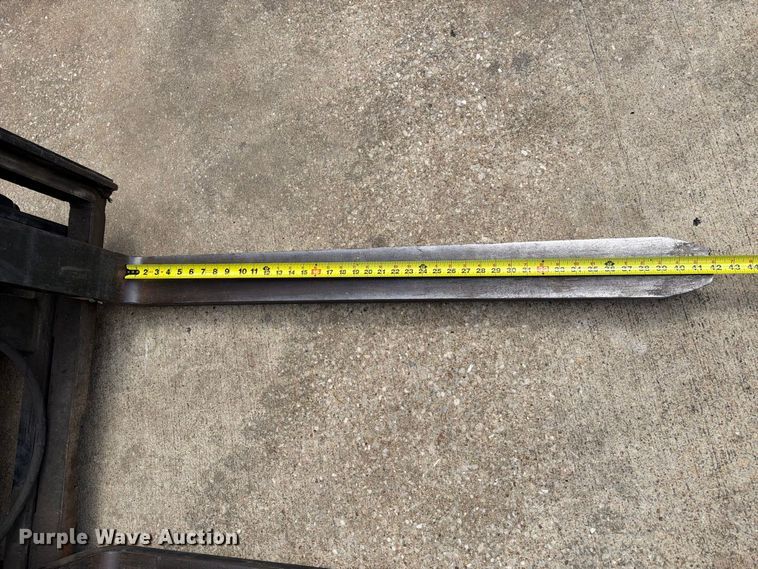 image for item EA7328 2003 Toyota 7FGU18 Forklift