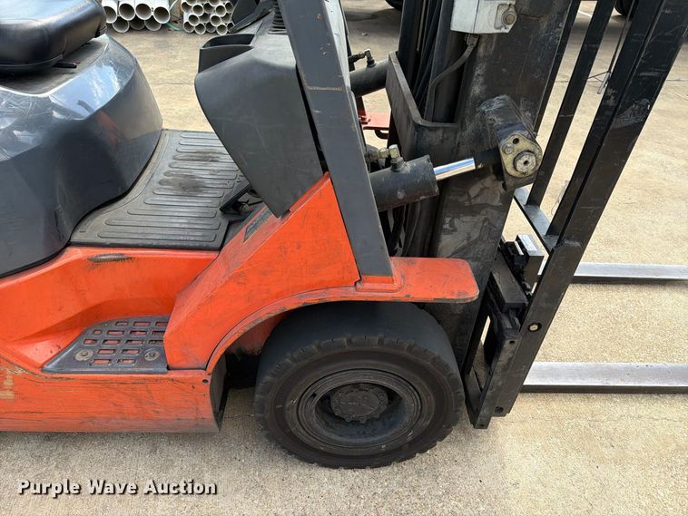 image for item EA7328 2003 Toyota 7FGU18 Forklift