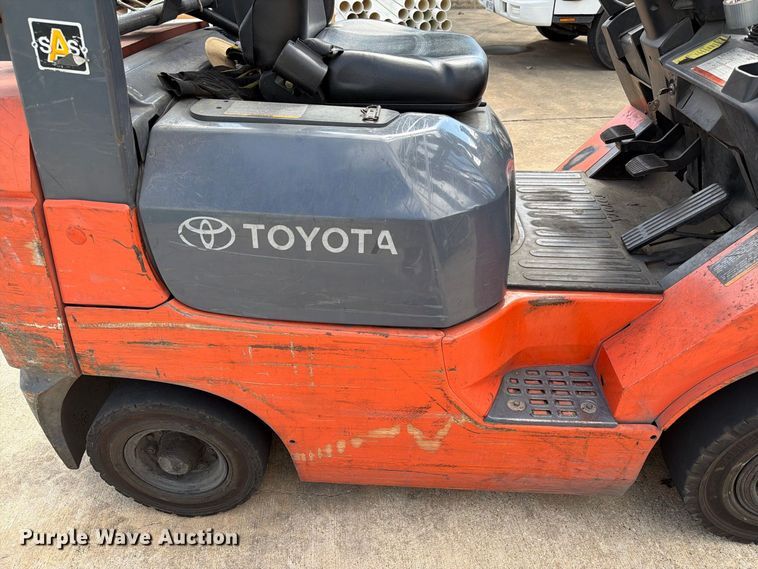 image for item EA7328 2003 Toyota 7FGU18 Forklift
