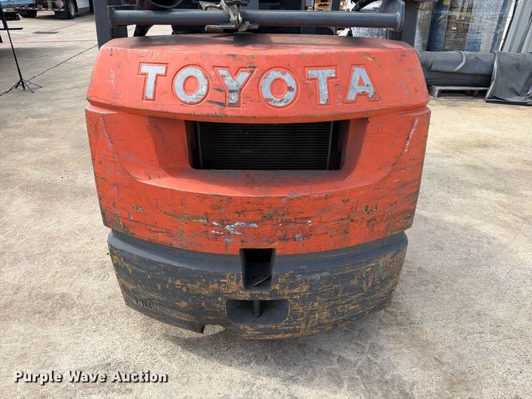 image for item EA7328 2003 Toyota 7FGU18 Forklift