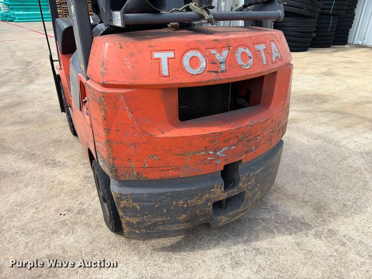 image for item EA7328 2003 Toyota 7FGU18 Forklift