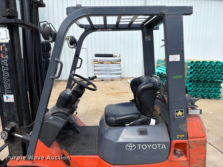 image for item EA7328 2003 Toyota 7FGU18 Forklift