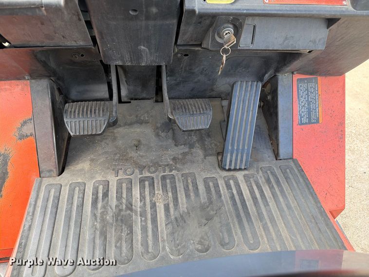 image for item EA7328 2003 Toyota 7FGU18 Forklift