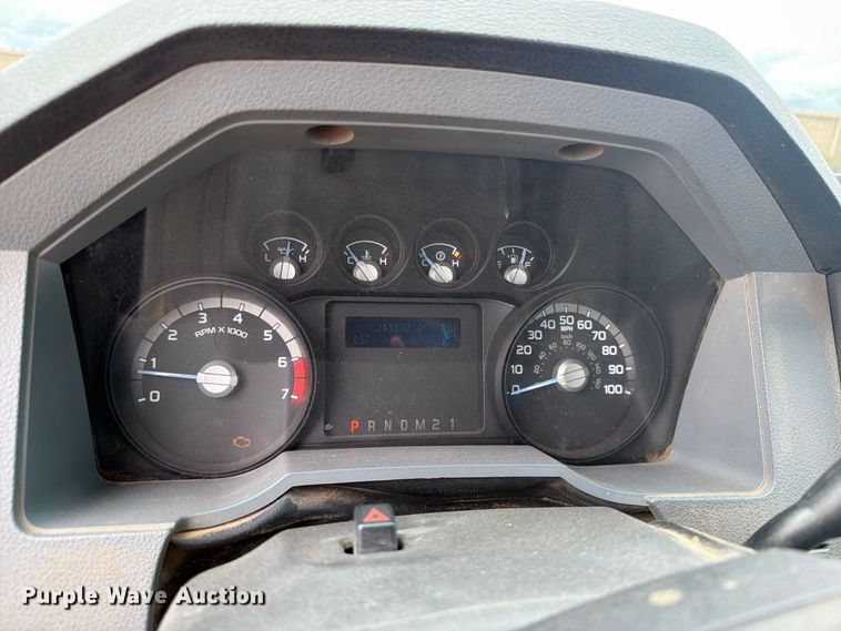 image for item ED0066 2013 Ford F350 Super Duty dump flatbed pickup truck