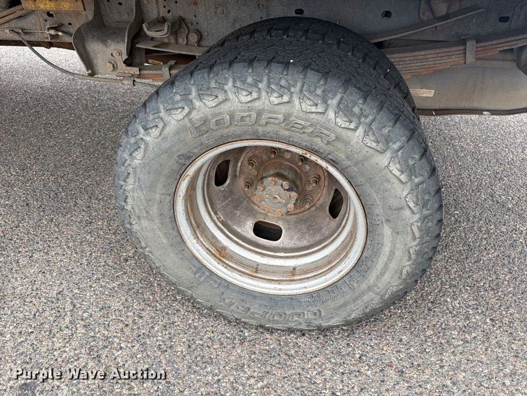 image for item ED0066 2013 Ford F350 Super Duty dump flatbed pickup truck