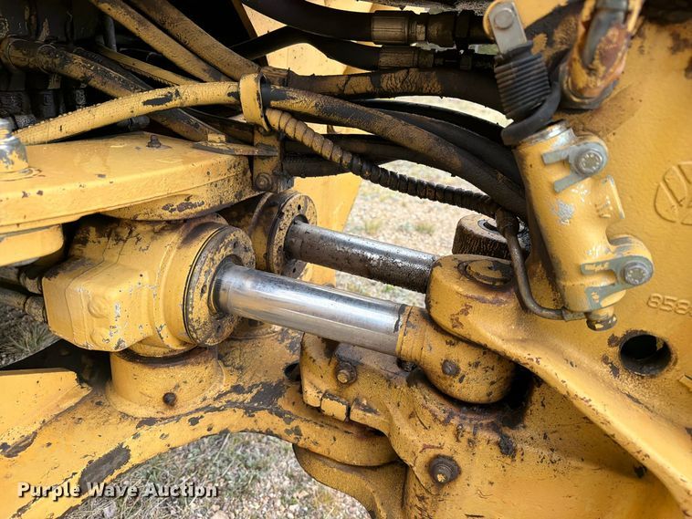 image for item ED0218 1998 New Holland 655E backhoe