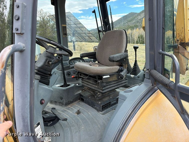 image for item ED0218 1998 New Holland 655E backhoe