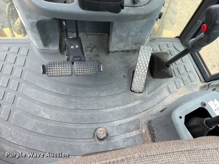 image for item ED0218 1998 New Holland 655E backhoe