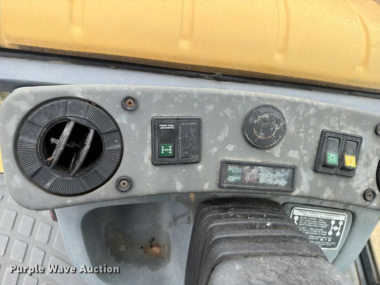 image for item ED0218 1998 New Holland 655E backhoe