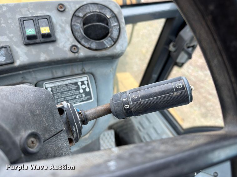 image for item ED0218 1998 New Holland 655E backhoe