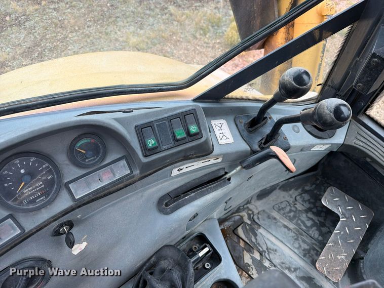 image for item ED0218 1998 New Holland 655E backhoe