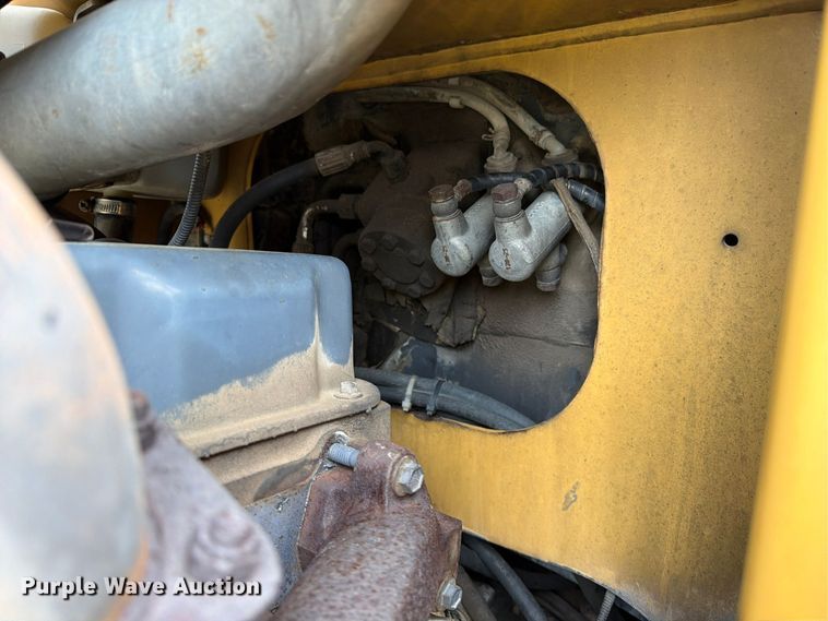 image for item ED0218 1998 New Holland 655E backhoe