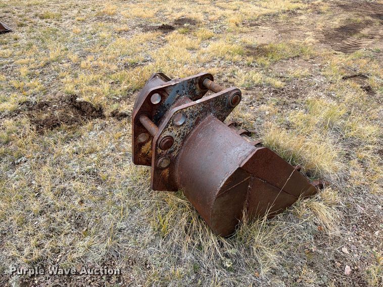 image for item ED0218 1998 New Holland 655E backhoe