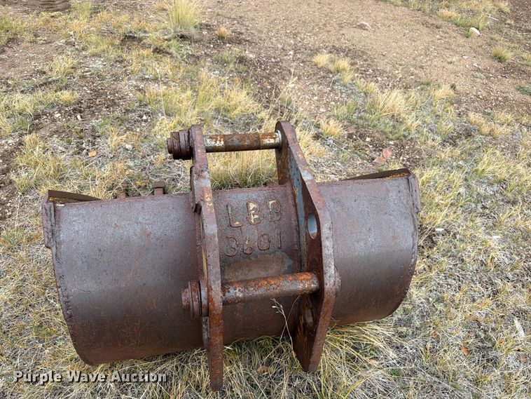 image for item ED0218 1998 New Holland 655E backhoe
